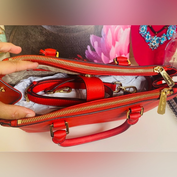 Michael Kors Red Leather Sutton medium satchel - Picture 2 of 8